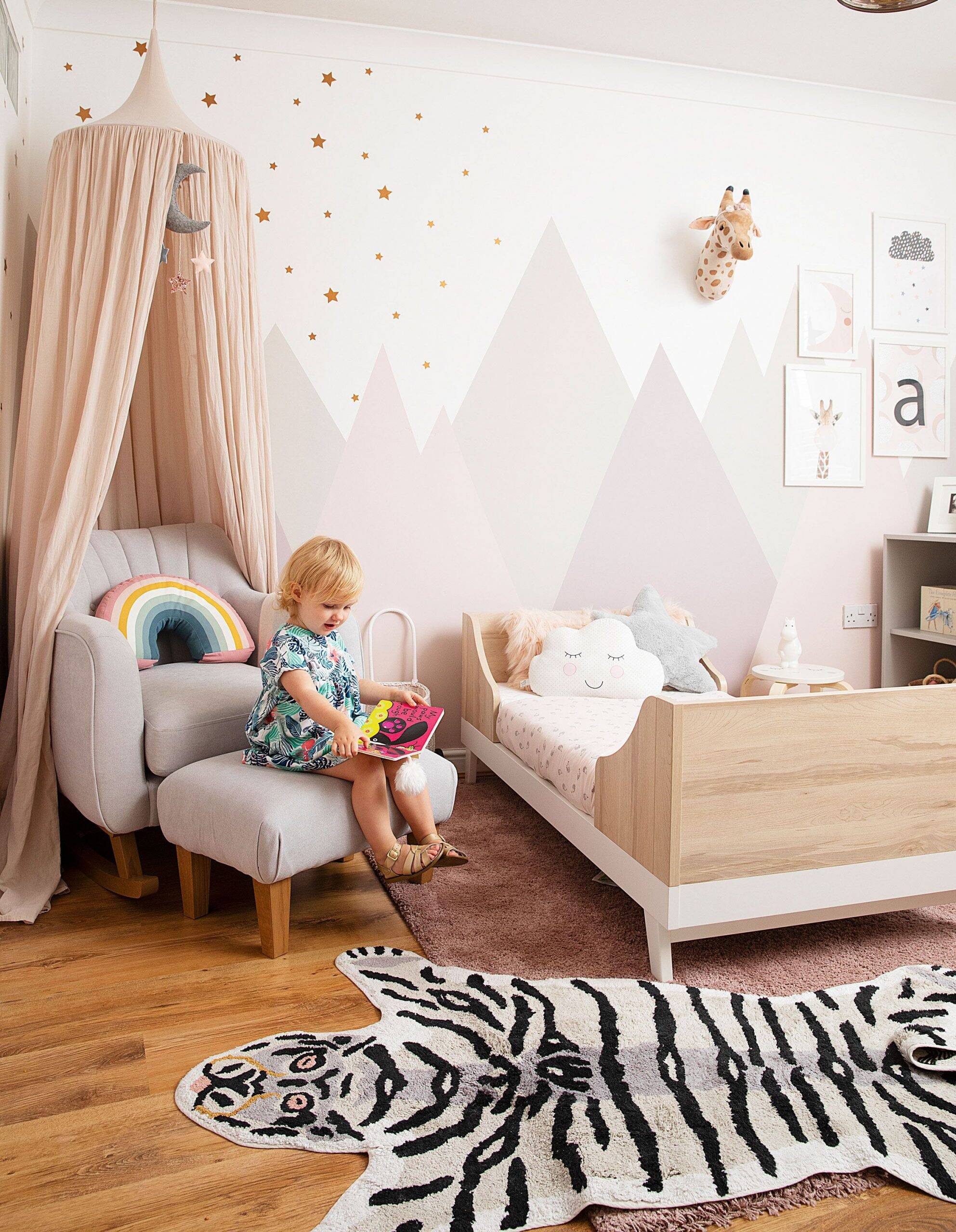 Ideia de decoração de quarto infantil feminino