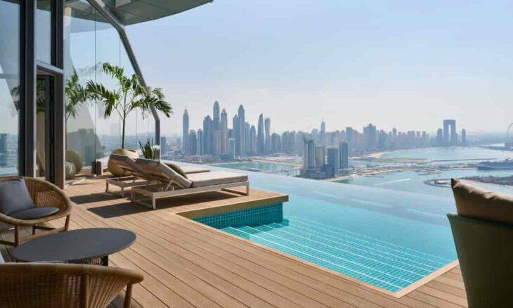 Piscina infinita com vista 360° mais alta do mundo é inaugurada em Dubai. Foto: Divulgação/AURA Skypool Lounge