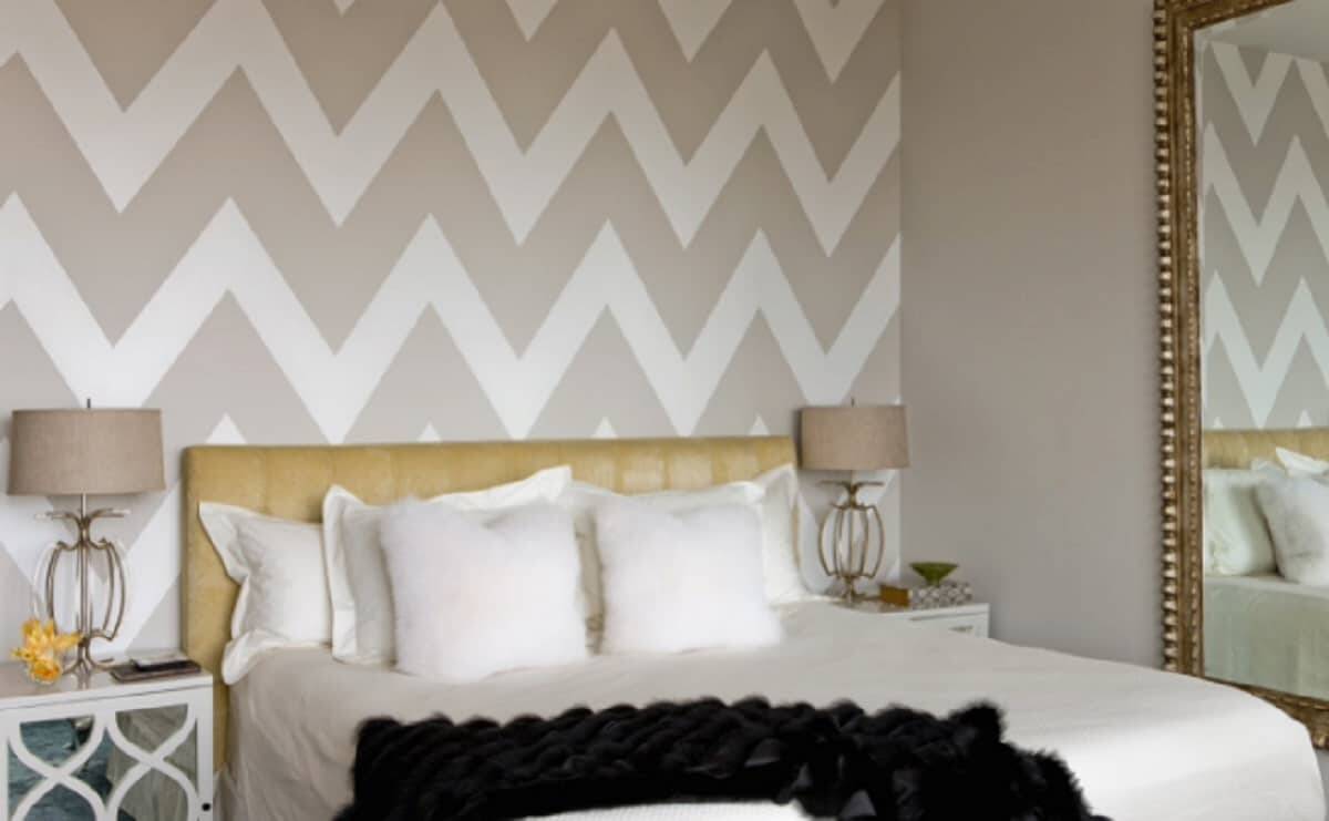 As listras em chevron podem trazem o estilo para a decoração de todos os cômodos. Foto: Divulgação/ Lovejoy Interiors