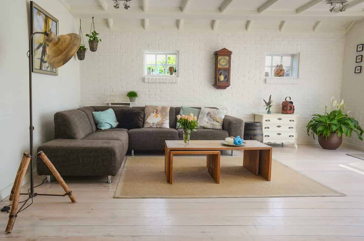 Dicas de experts para transformar a sala de estar sem gastar muito. Foto: Skitterphoto/ Pexels