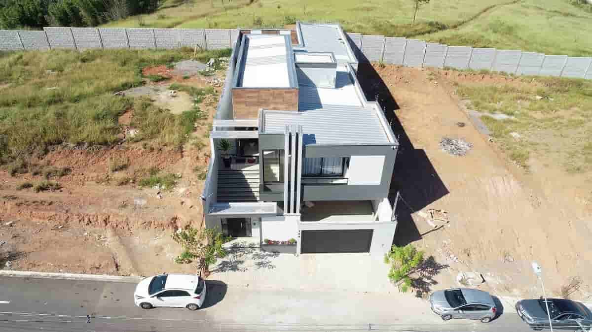 As 'casas de isopor' estão cada vez mais populares no Brasil. Fotos: Divulgação/ Isorecort