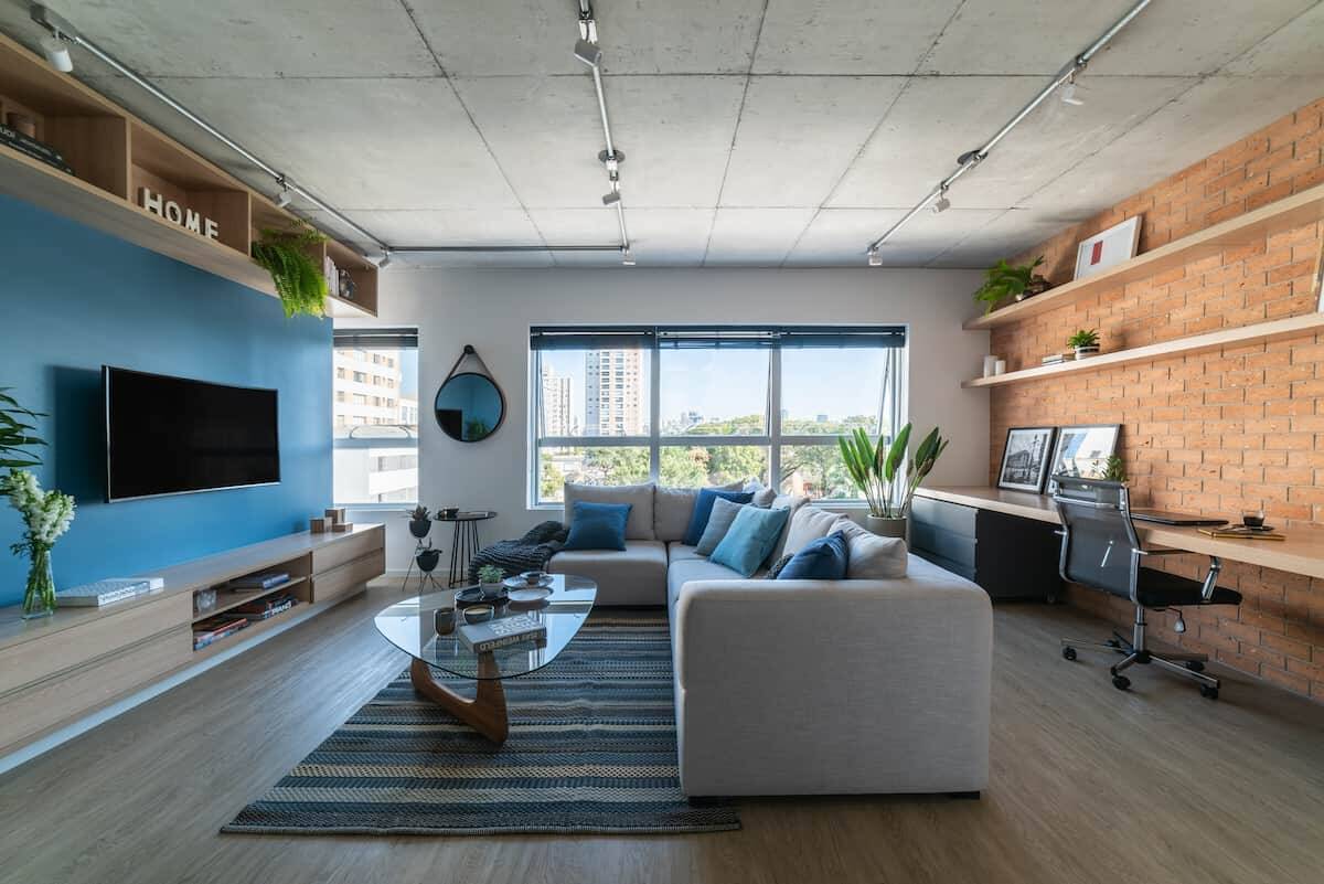 Para criar mais espaços em apartamentos pequenos, é possível aplicar técnicas simples que propiciam mais conforto e qualidade de vida aos moradores | Projeto Studio Guadix |Foto: Guilherme Pucci
