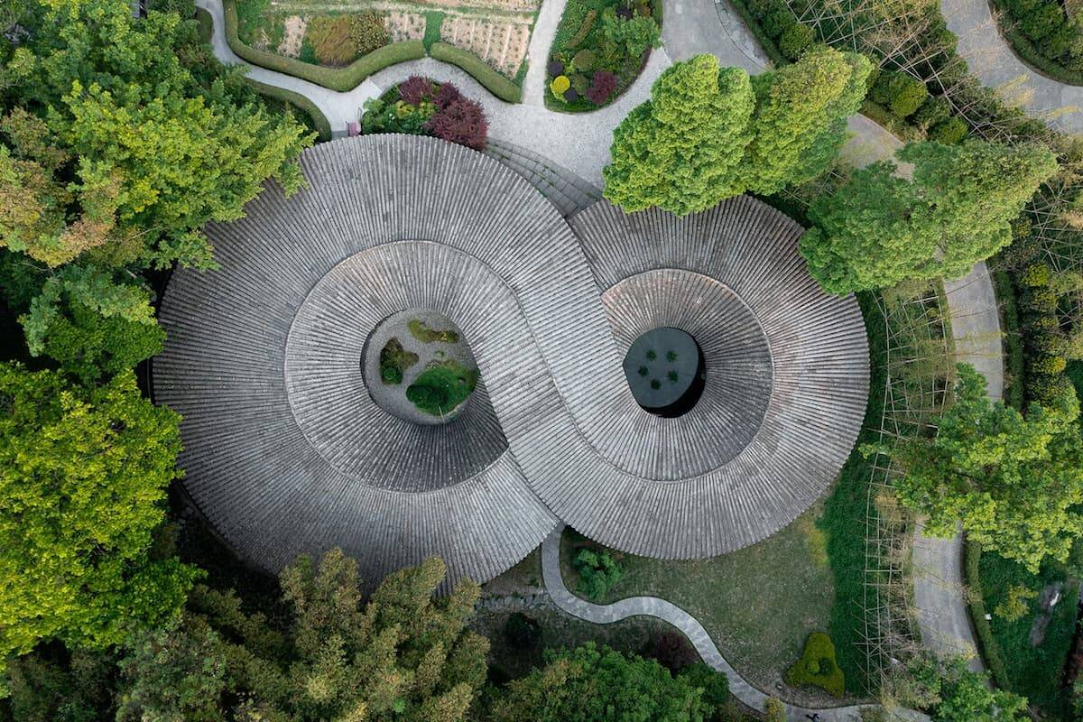 Telhado em cerâmica com forma do infinito é construído em apenas 52 dias na China. Fotos: Divulgação/ Archi- Union Architects